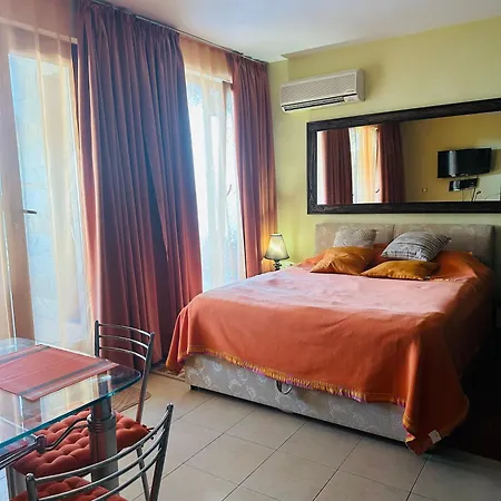 аппартамент в триумфе святой влас 300м от моря, бассейн. * 스베티 블라스