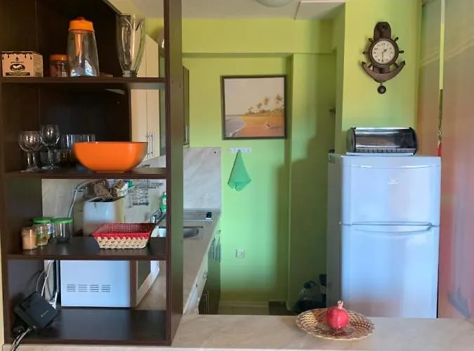 аппартамент в триумфе святой влас 300м от моря, бассейн. アパート