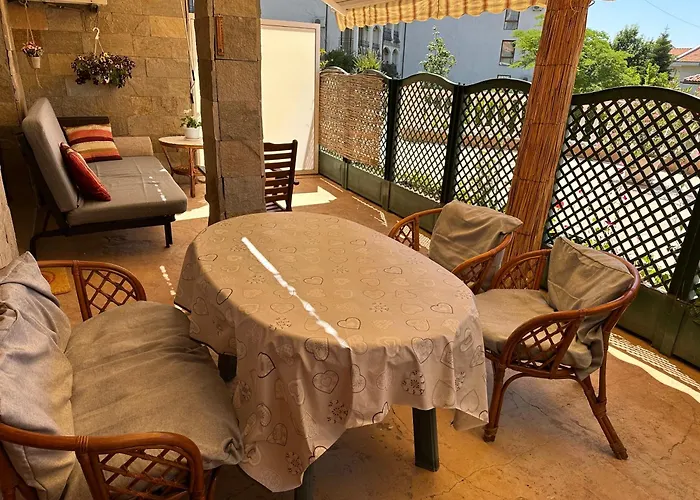 аппартамент в триумфе святой влас 300м от моря, бассейн. アパート *