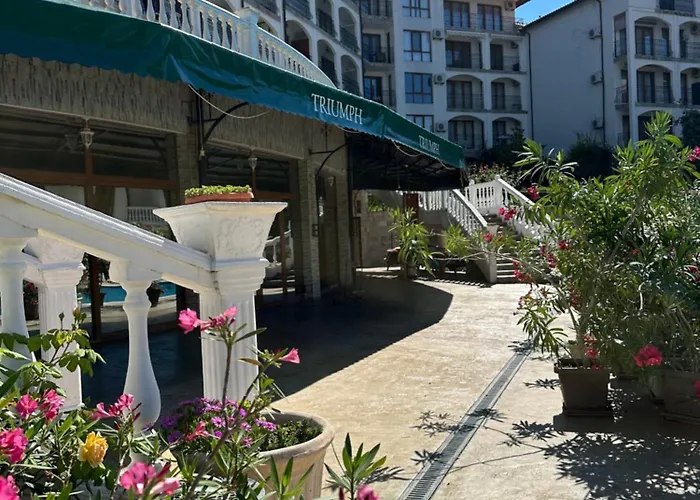 аппартамент в триумфе святой влас 300м от моря, бассейн. アパート スヴェティ・ヴラス